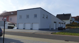 Lagerhalle mit Büroteil